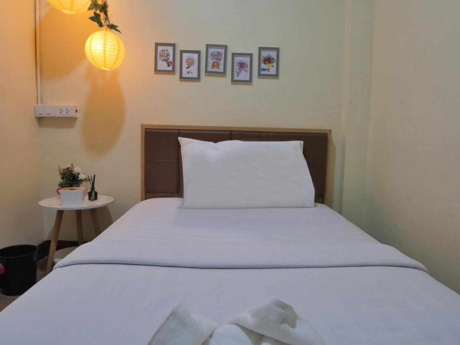 Auberge de jeunesse Ez Sleep @ Ratchada 19 à Bangkok Extérieur photo