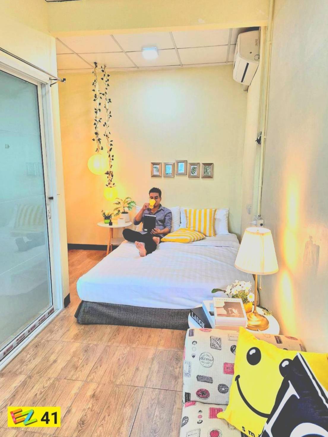 Auberge de jeunesse Ez Sleep @ Ratchada 19 à Bangkok Extérieur photo